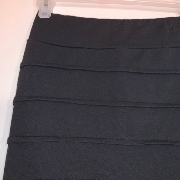 Black miniskirt size 4 - Picture 3 of 5